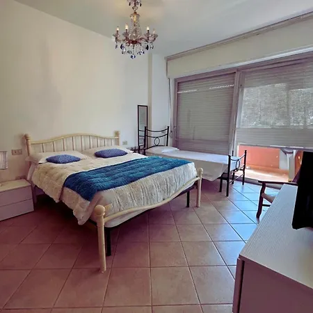 Palazzi Rossi フォッローニカ